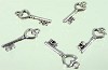 Metalen hanger sleutel met hartje 20x7 mm 