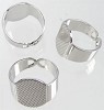 Metalen vingerring met bloem van oogjes 33 mm Zilverkleurig