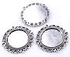 Metalen hanger rond bewerkt  31x30 mm voor 20 mm plaksteen of foto 