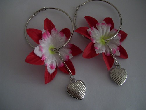 Bloemoorbellen met Rood/Witte  bloem en hartje